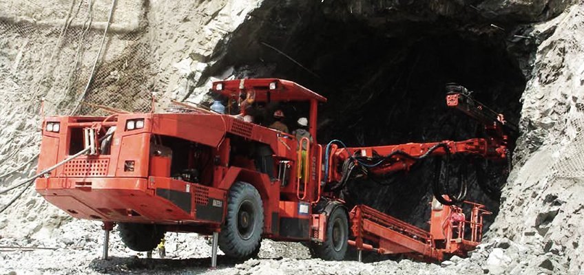 鉆機(jī)與鏟運(yùn)機(jī)